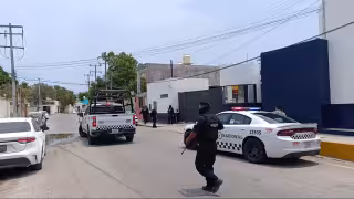 Bajo fuerte operativo trasladan a detenidos tras enfrentamiento armado en Escárcega