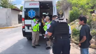 Campeche: Mujer derrapa en moto tras ataque de perro callejero en Bellavista