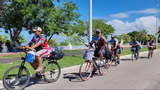 “Si vas con fe, hay solución”: Peregrinos cruzan Campeche en bicicleta rumbo a la Basílica de Guadalupe