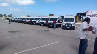 IMSS-Bienestar entrega 10 ambulancias a Campeche; estos municipios recibirán las nuevas unidades