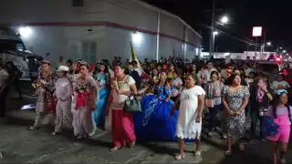 Con flores y plegarias, quinceañeras de Tizimín se encomiendan a la Virgen de Guadalupe