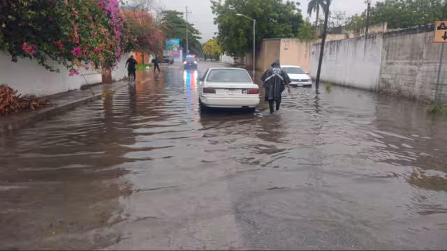 Lluvias inéditas mantienen afectaciones en Mérida; se pronostican más precipitaciones