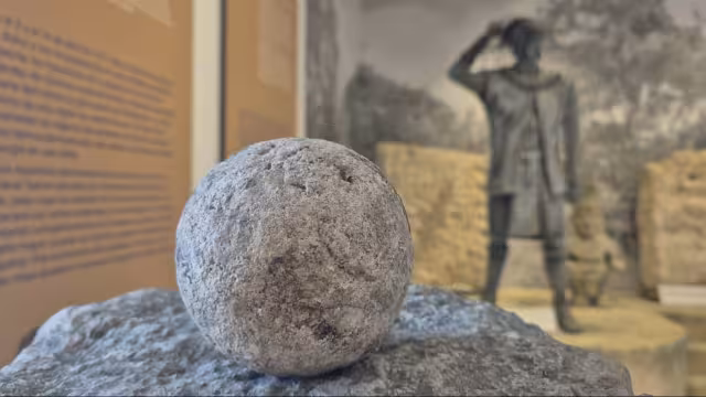 Museo de Champotón recibe bala de cañón de piedra de posible origen colonial