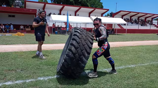 Powerlifting, crossfit y halterofilia se enfrentan en una batalla de fuerza en Tizimín