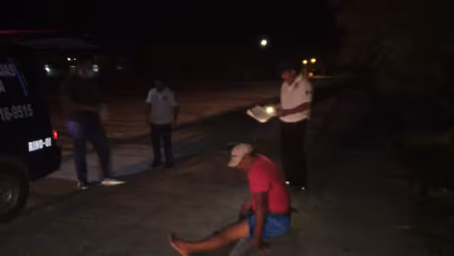 Paramédicos del Grupo Rino al mando de Humberto García, atendieron al lesionado