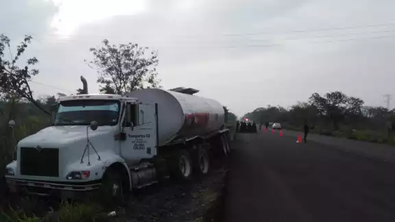 A pesar del aparatoso accidente, no se reportaron lesionados en el accidente A pesar del aparatoso accidente, no se reportaron lesionados en el accidente