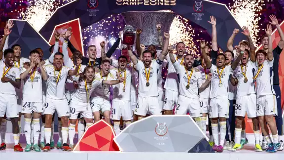 El Real Madrid logró vencer con facilidad al Barcelona en la final de la Copa del Rey El Real Madrid logró vencer con facilidad al Barcelona en la final de la Copa del Rey