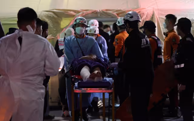 AMLO se solidariza con Corea del Sur tras estampida que dejó al menos 146 muertos