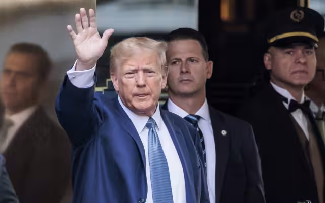 El republicano afirmó que fue a la audiencia para "encontrarme con una racista", refiriéndose a la fiscal.
