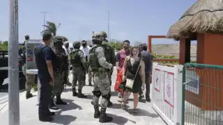 El Batallón de Seguridad Turística en Cancún montó un operativo, en el que localizaron las motos acuáticas de los pistoleros