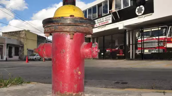 Los bomberos señalarón que estos dispositivos fueron instalados en puntos estratégicos de la Ciudad para la ayuda de combate de incendios Los bomberos señalarón que estos dispositivos fueron instalados en puntos estratégicos de la Ciudad para la ayuda de combate de incendios