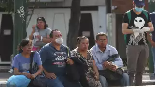 Estos son los riesgos de tener colesterol alto y los alimentos que más contienen