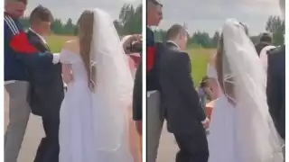 En la descripción del video se lee, “La boda no salió según lo planeado. Cómo no pasar una despedida de soltero”