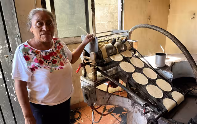 Tortillería comunitaria en Xcupil subsiste con mínimas ganancias y pide ayuda