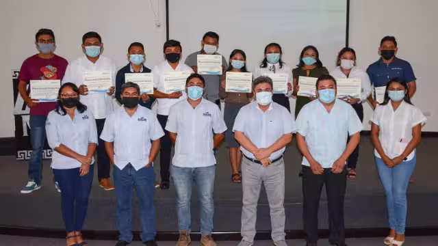 20 estudiantes se graduaron como Ingenieros en Agricultura Sustentable y Protegida