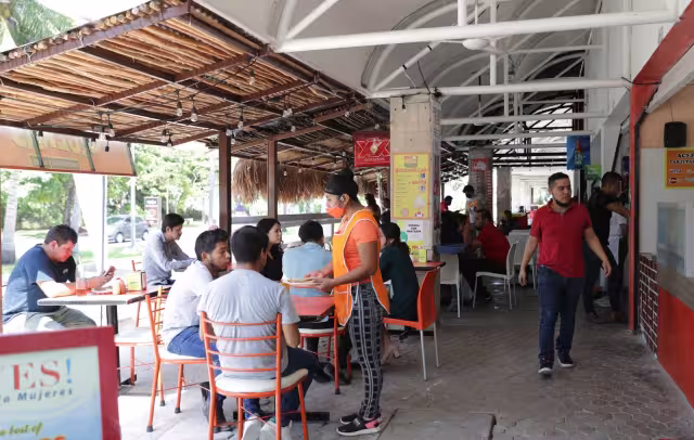 Tras el aumento de personas con COVID, entró en vigor el Semáforo Naranja para los once municipios de Quintana Roo