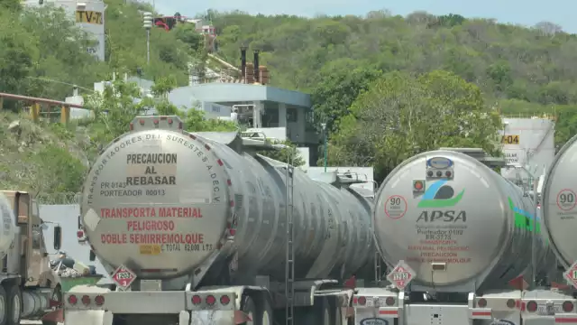 Más de 500 empresarios en Campeche y otras entidades están en riesgo de quiebra por adeudos de Pemex