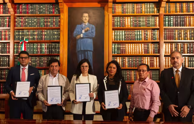 Luisa María Alcalde encabezó esta reunión en representación de AMLO