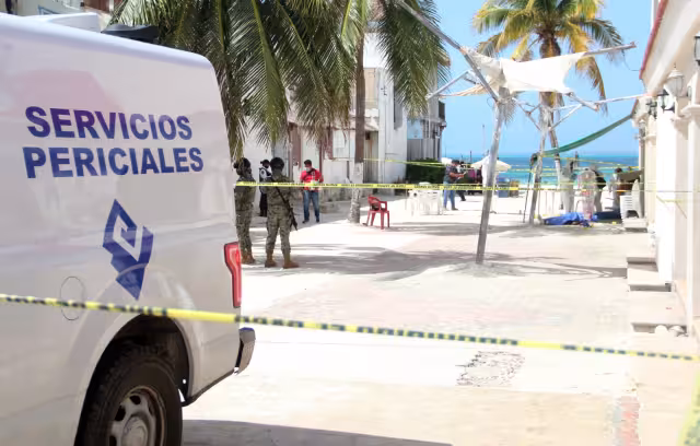 Las autoridades acudieron al lugar luego del ataque armado; la turista fue llevada de urgencia a un hospital en Cancún