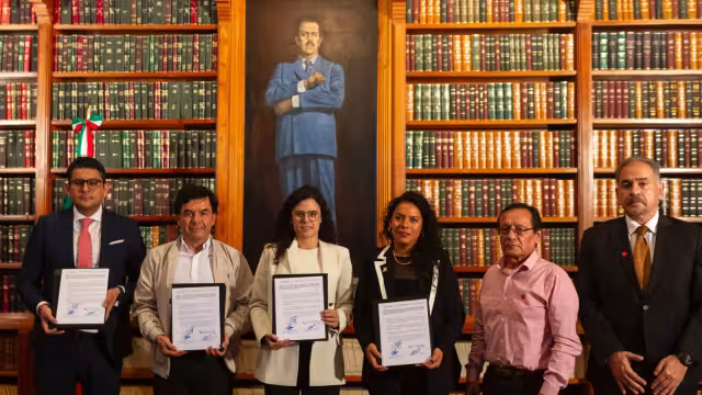 Luisa María Alcalde encabezó esta reunión en representación de AMLO