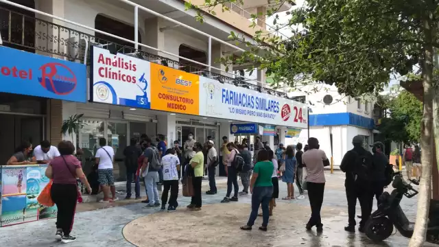 Los ciudadanos de Cancún hicieron lagas filas para poder realizarse una prueba de COVID