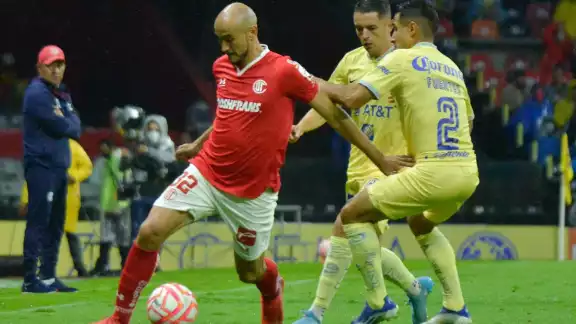 América y Toluca se miden en el Azteca por la vuelta de las semifinales. América y Toluca se miden en el Azteca por la vuelta de las semifinales.