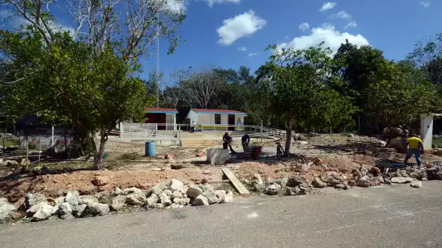 La administración de Carlos Joaquín incurrió en inobservancias en la normativa del programa 'Escuelas al Cien' en Quintana Roo
