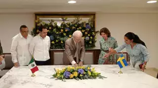 El gobernador Mauricio Vila acompaña a los reyes de Suecia