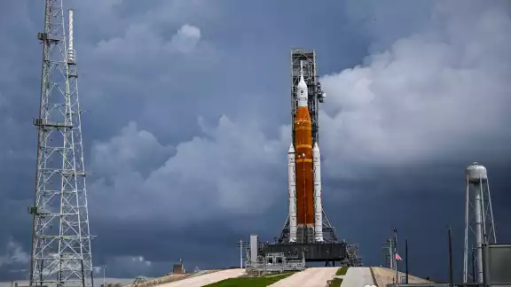 LA NASA aplaza despegue de cohete luna por pérdida de combustible. Foto: AFP