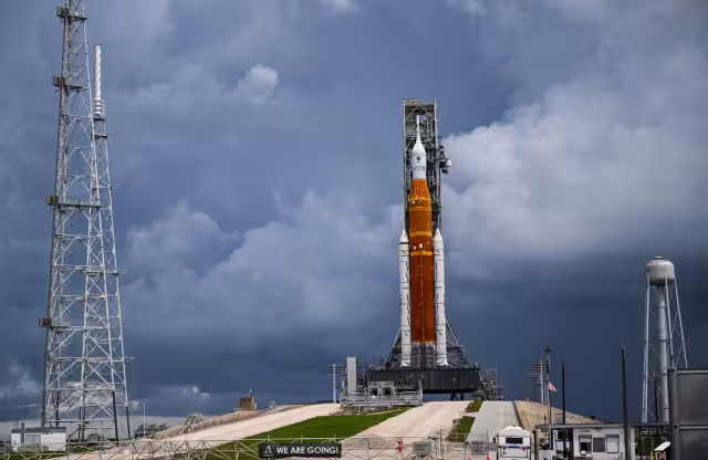 LA NASA aplaza despegue de cohete luna por pérdida de combustible. Foto: AFP