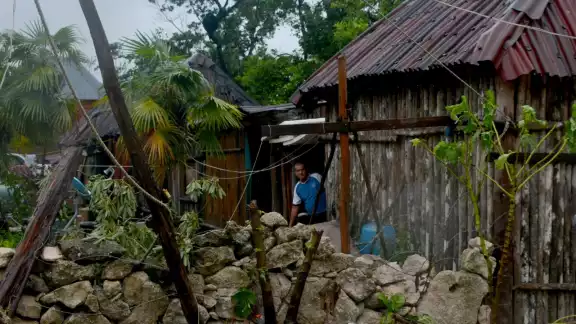 Según la Secretaría del Bienestar, el repunte en la pobreza extrema en Tulum puede deberse a factores contextuales, como la desaceleración económica provocada por la pandemia y el aumento de personas que llegaron a trabajar a la ciudad Según la Secretaría del Bienestar, el repunte en la pobreza extrema en Tulum puede deberse a factores contextuales, como la desaceleración económica provocada por la pandemia y el aumento de personas que llegaron a trabajar a la ciudad