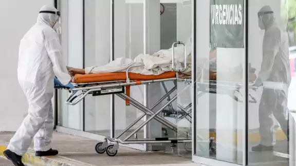 Cancún se mantiene como líder en la cifra de casos acumulados por COVID-19 en Quintana Roo, según datos de la SESA