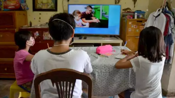 Yucatán tiene más familias con televisores en casa, seguido de Campeche, con 90.5 y 88.7 por ciento, respectivamente, según el Inegi Yucatán tiene más familias con televisores en casa, seguido de Campeche, con 90.5 y 88.7 por ciento, respectivamente, según el Inegi