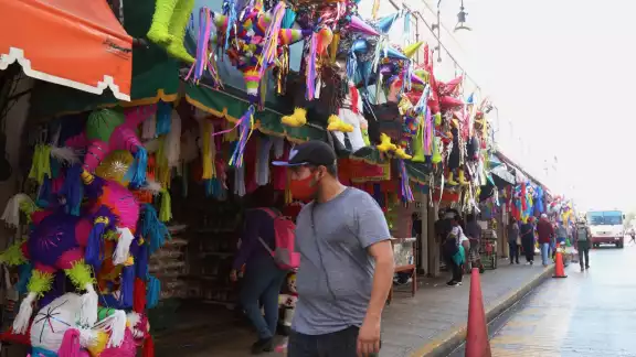 Después de haber resentido dos años difíciles por la pandemia de coronavirus, los locatarios de la calle 65 por 56 esperan un aumento en sus ganancias Después de haber resentido dos años difíciles por la pandemia de coronavirus, los locatarios de la calle 65 por 56 esperan un aumento en sus ganancias