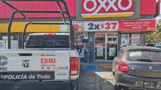 Tiendas Oxxo victimas de la inseguridad; ladrones hacen de las suyas en Carmen