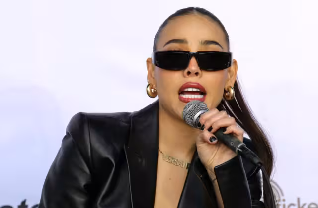 Danna Paola explota ante críticas de playback