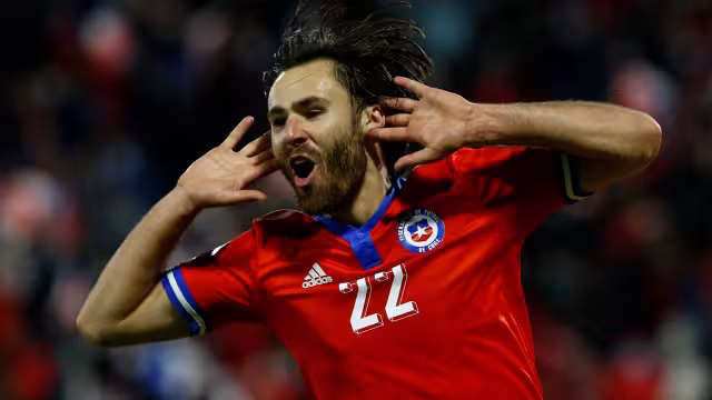 Los goles de La Roja fueron anotados por el centrocampista Erick Pulgar