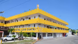 Constructor llama a diversificar inversiones ante crisis de PEMEX en Carmen