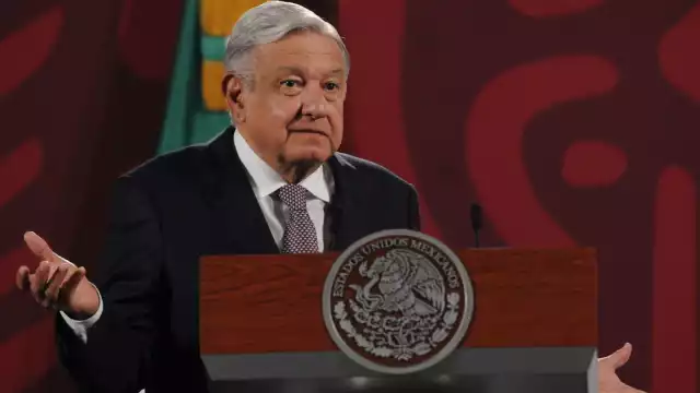 AMLO invita a la ciudadania al Zócalo por informe de Gobierno