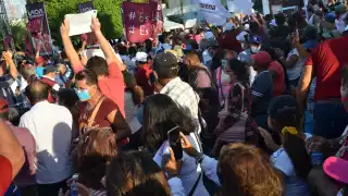 El especialista Froilán Palestino señaló que los candidatos ponen en riesgo a la ciudadanía al violar las medidas sanitarias en los eventos políticos