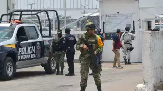El ingreso a los bomberos fue negado por el personal de seguridad de la entrada principal