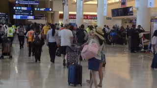 Tim Scurry, director ejecutivo del corporativo, dijo que fueron contratados con el fin de hacer obligatorio el pago a través de su plataforma, debido a confusión con el sistema anterior