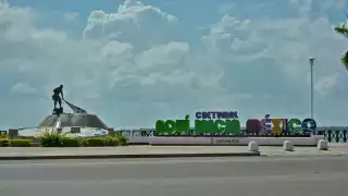 En el aniversario número 47 de la fundación de Quintana Roo como Estado Libre y Soberano, te ofrecemos la semblanza gráfica de una trayectoria de claroscuros.