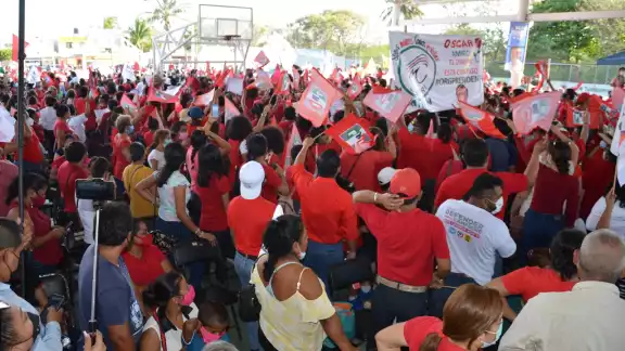 A pesar de la contingencia, candidatos de Va por Campeche hacen eventos masivos sin los protocolos básicos de higiene A pesar de la contingencia, candidatos de Va por Campeche hacen eventos masivos sin los protocolos básicos de higiene
