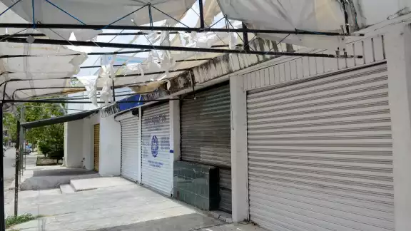 Algunos medianos y pequeñas empresas tuvieron que cerrar debido a la falta de ingresos para los gastos de operación en Quintana Roo Algunos medianos y pequeñas empresas tuvieron que cerrar debido a la falta de ingresos para los gastos de operación en Quintana Roo