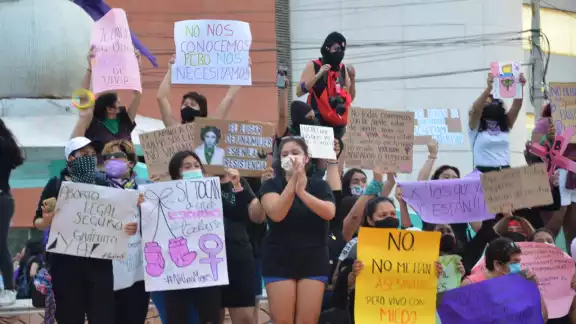 Las acciones incluyeron pintas, arengas y cartelones donde expresan su repudio al sistema de justicia