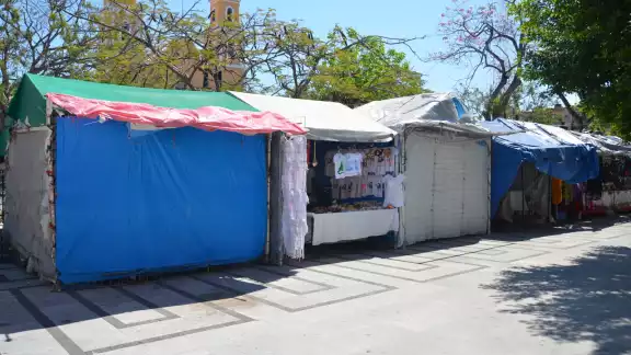 La compañía, señalada por irregularidades en la aplicación de bacheo en la capital del país, pide 101 millones y medio por los trabajos La compañía, señalada por irregularidades en la aplicación de bacheo en la capital del país, pide 101 millones y medio por los trabajos