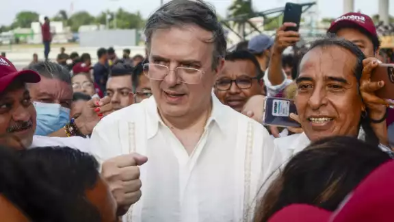 Marcelo Ebrard busca que la encuesta avance con total apego a las normas impuestas de Morena Marcelo Ebrard busca que la encuesta avance con total apego a las normas impuestas de Morena