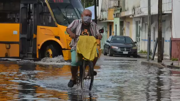 La trayectoria es hacia el suroeste a una velocidad de 7 kilómetros por hora. Foto: Por Esto!