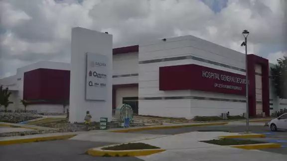 Tuvo que ser llevada al hospital general ya que presentaba posibles fracturas Tuvo que ser llevada al hospital general ya que presentaba posibles fracturas